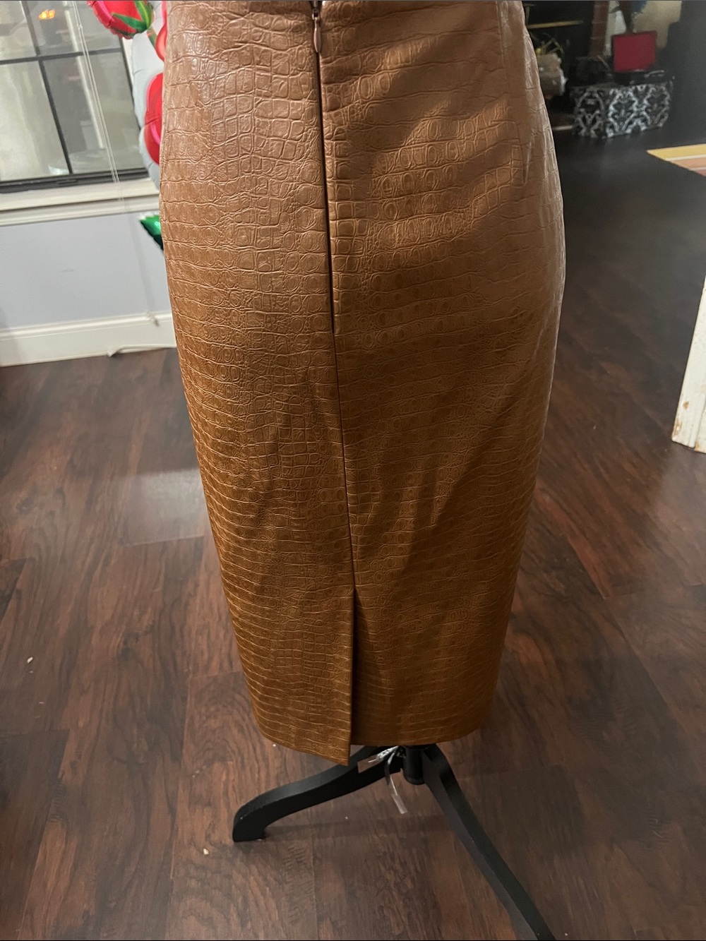 Anne Klein Brown Croc-Embossed Pencil Skirt - Picture 5 of 15